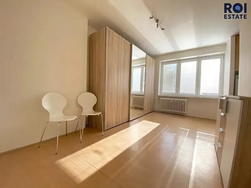 1+kk, Michelangelova, Praha 10 - Strašnice