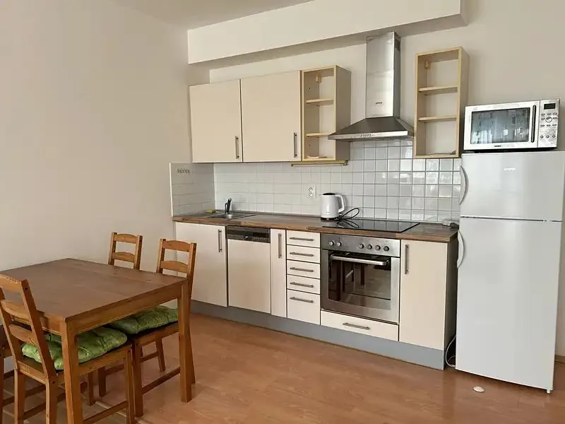 2+kk, Pod Harfou, Praha 9 - Vysočany