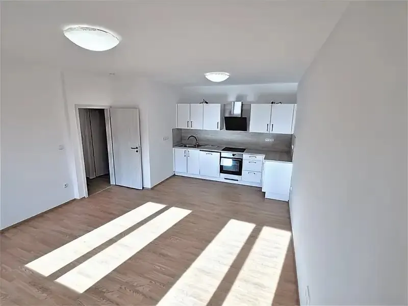 2+kk, Husitská, Praha 3 - Žižkov