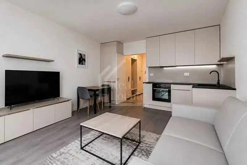 1+kk, Pernerova, Praha 3 - Žižkov