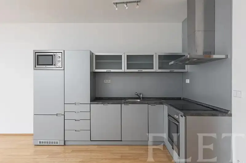 1+kk, Osadní, Praha 7 - Holešovice