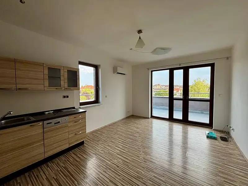 2+kk, U výstavby, Praha 10 - Dolní Měcholupy