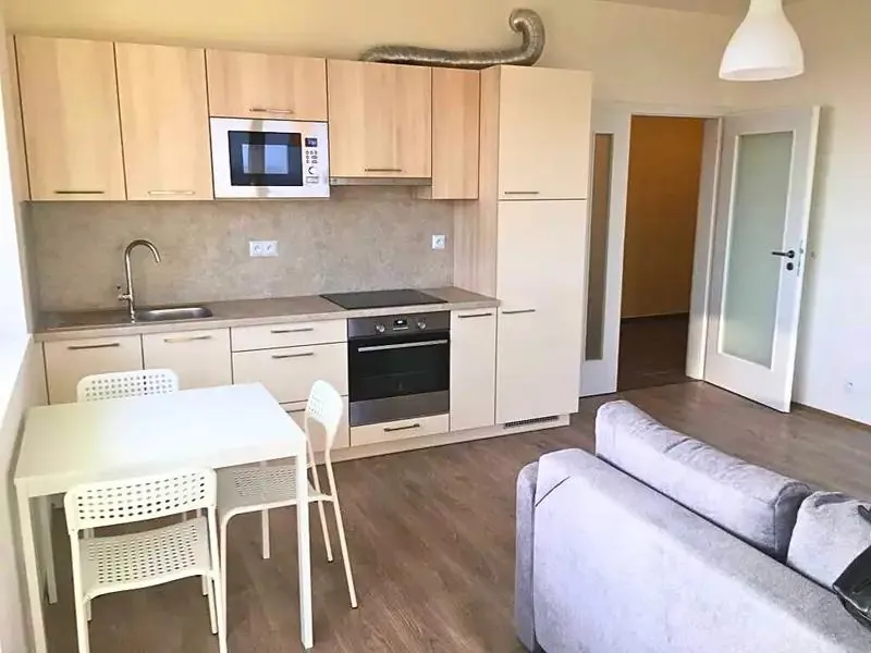 2+kk, Keltská, Horoměřice, Praha-západ, Středočeský kraj