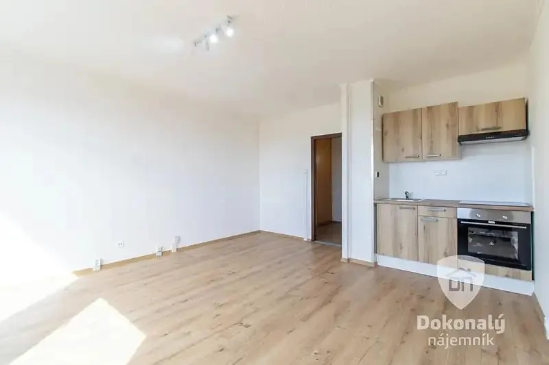 2+kk, Generála Janouška, Praha 9 - Černý Most