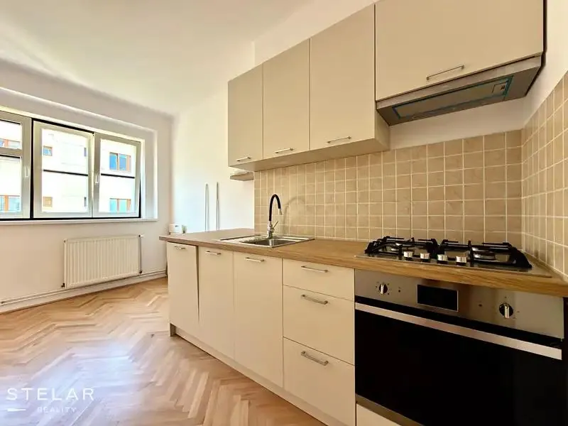 1+1, Pernerova, Praha 3 - Žižkov