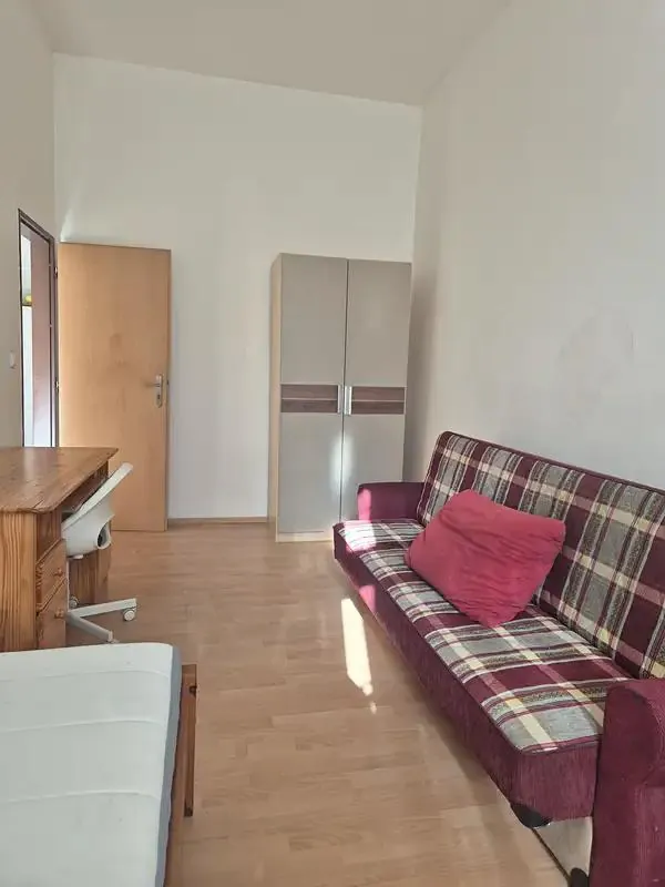 Pokoj, Peckova, Praha 8 - Karlín