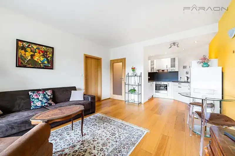 2+kk, Nademlejnská, Praha 9 - Hloubětín