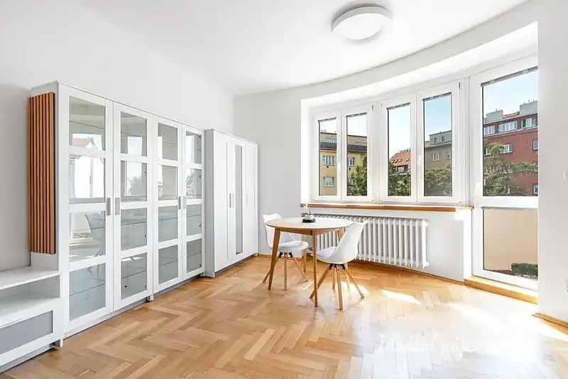 1+kk, Na dolinách, Praha 4 - Podolí